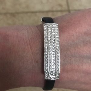 Touchstone Crystal black leather/crystal bracket